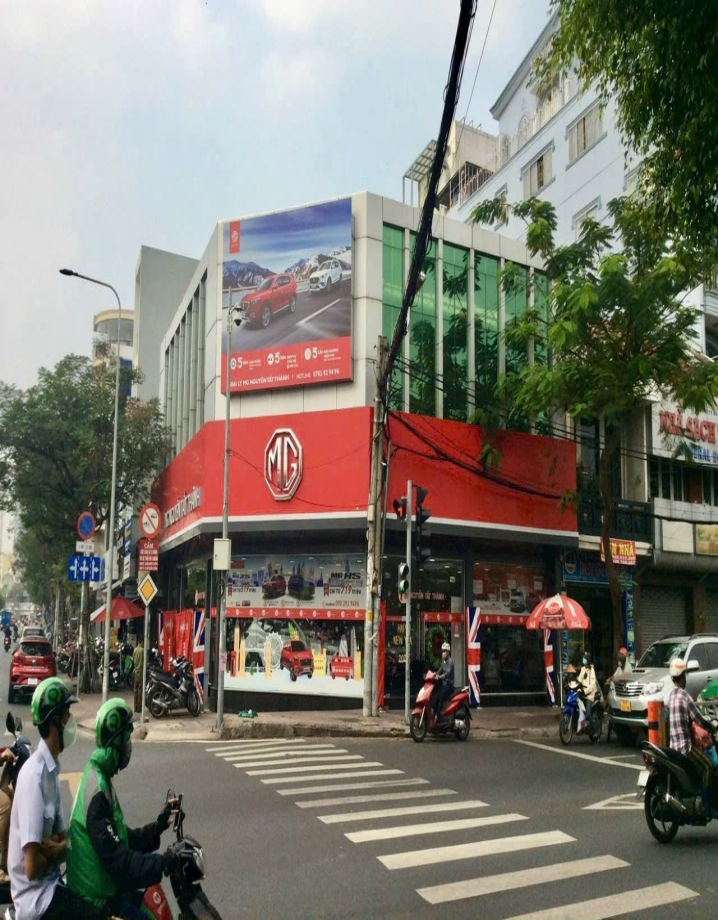 Cho thuê tòa nhà 2 mặt tiền đường Hoàng Diệu